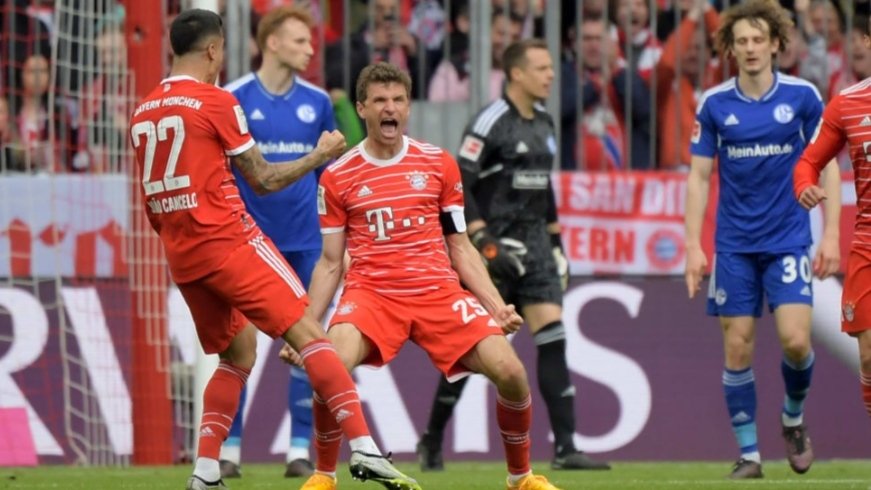 S04VEREIN's tweet photo. HALBZEIT STAND GEGEN BAYERN MÜNCHEN

FC Bayern 2 : 0 FC Schalke 04 
19 Schick
27 Kimmich

Rüdiger Rammels Kommentar vor dem Spiel: 
Wir ziehen den Bayern die lederhosen aus. #rammel23 https://t.co/do6jc9YFYI