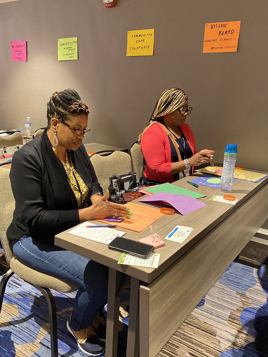 NancyCoddington's tweet image. ‘I’m awesome because of me’ 👏🏽🥳🎉 - overheard at  @usedgov Nita M. Lowey #21CCLC Summer Symposium in
#NewOrleans  @USPlayCoalition @HealthierGen session w/ the amazing @hatchdw 

#21CCLC