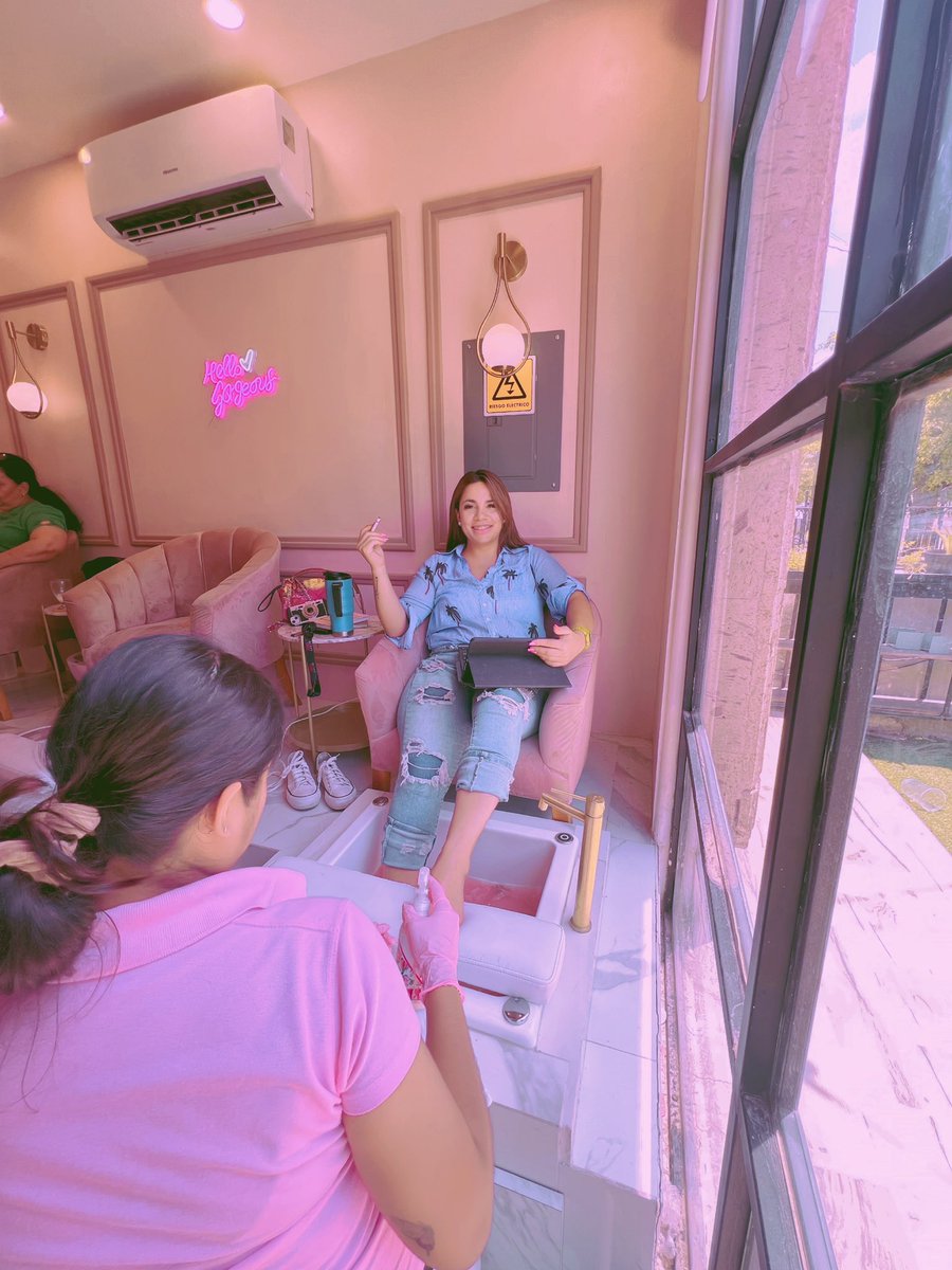 rosaliliatorrs's tweet image. ¡Tareas, proyectos, revisiones, súper en línea y consintiéndome! ❤️⭐️ #Multitask  2 días para mi cumple #35😍