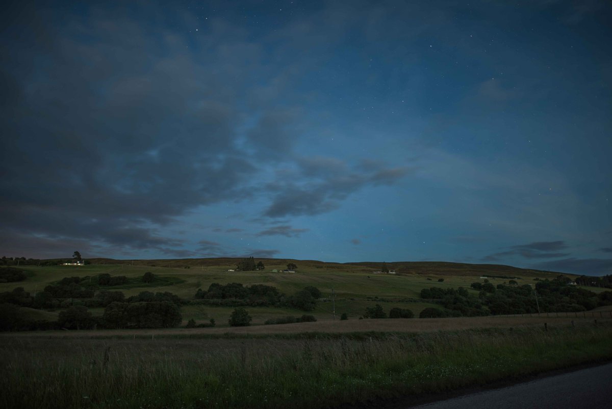 North and South view 18/19 July 1am. Notice the houses when I look south reflecting the bright NLC light. #nlc