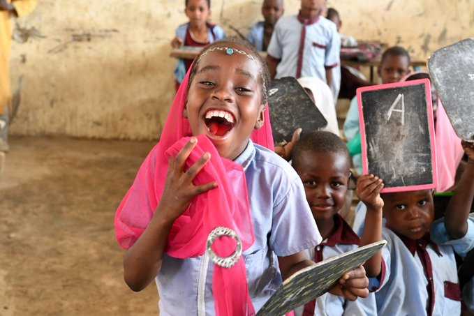 KentPage's tweet photo. "Learning never exhausts the mind." ~Leonardo da Vinci

Please retweet if you agree w/these #ThursdayThoughts &amp; that #EducationCannotWait for any child!

@un @ksrelief_en @stateprm @qf @afd_en @canadadev @bmz_bund @yasminesherif1
 #222MillionDreams✨📚 https://t.co/4WG8LCzONd