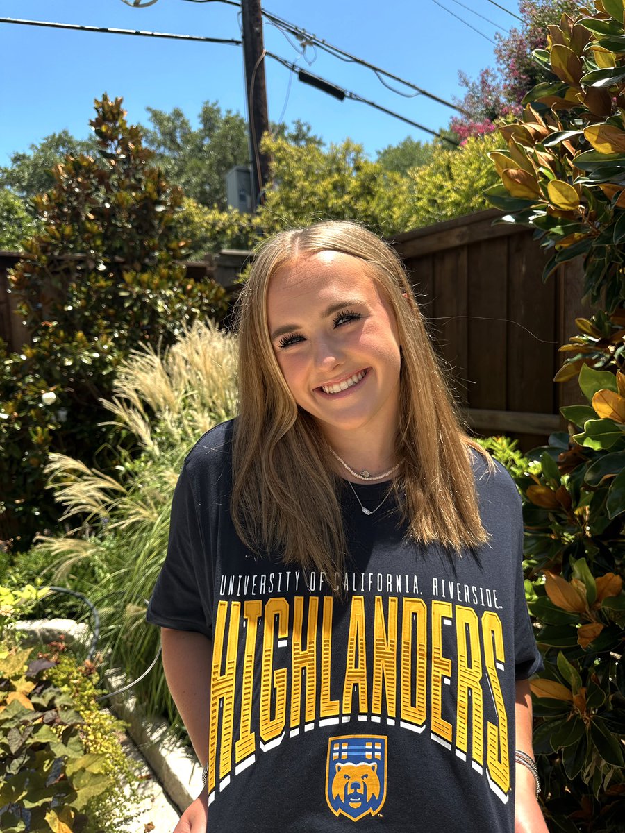 McKinleyChase_3's tweet photo. Grateful for this opportunity!!! Go Highlanders! 💙💛🐻 https://t.co/Jf2DhB725d