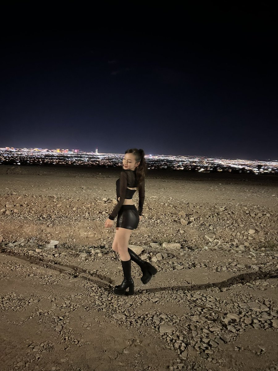 rosyjanii's tweet photo. late post 🖤 https://t.co/zG57x1gdFU