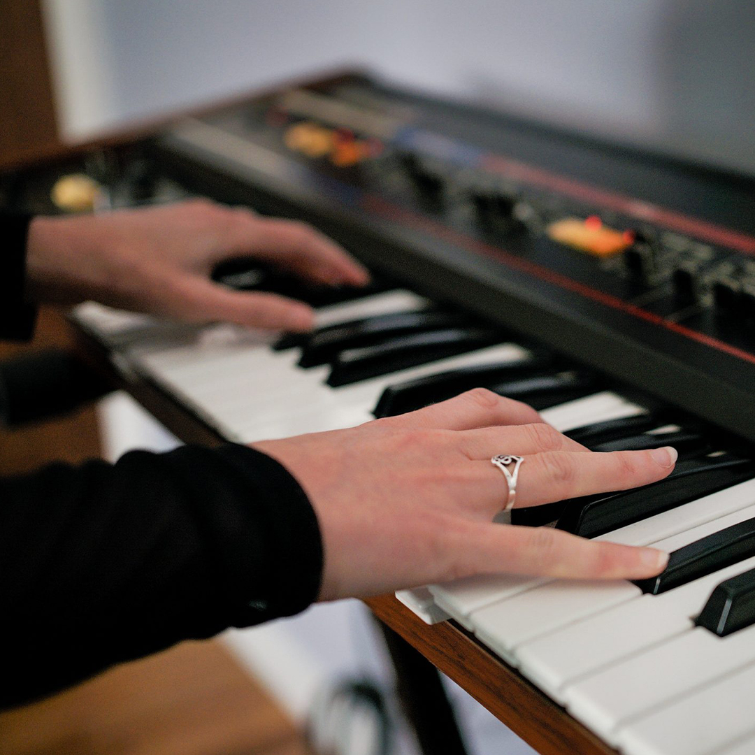 TheRolandCloud's tweet photo. What does it take to break into video game scoring? Award-winning composer @MeganMcDuffee reveals her success story, sharing plenty of tips along the way.
Read more: https://t.co/F5q5Uk4wRs
#tvcomposer #videogamescoring #rolandcloud #juno6 #synthesizer #gamescoring https://t.co/ho2RHZeqmp