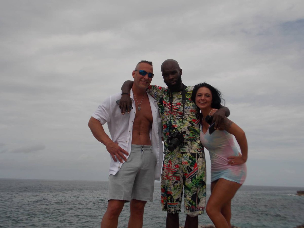 BostonCuckold's tweet photo. @JamaicaBBC Thank you for your hospitality 😆❤💚💛 #cuckold #hotwife #bbcbull #lifestyle #jamaica https://t.co/lDLseIrnT4