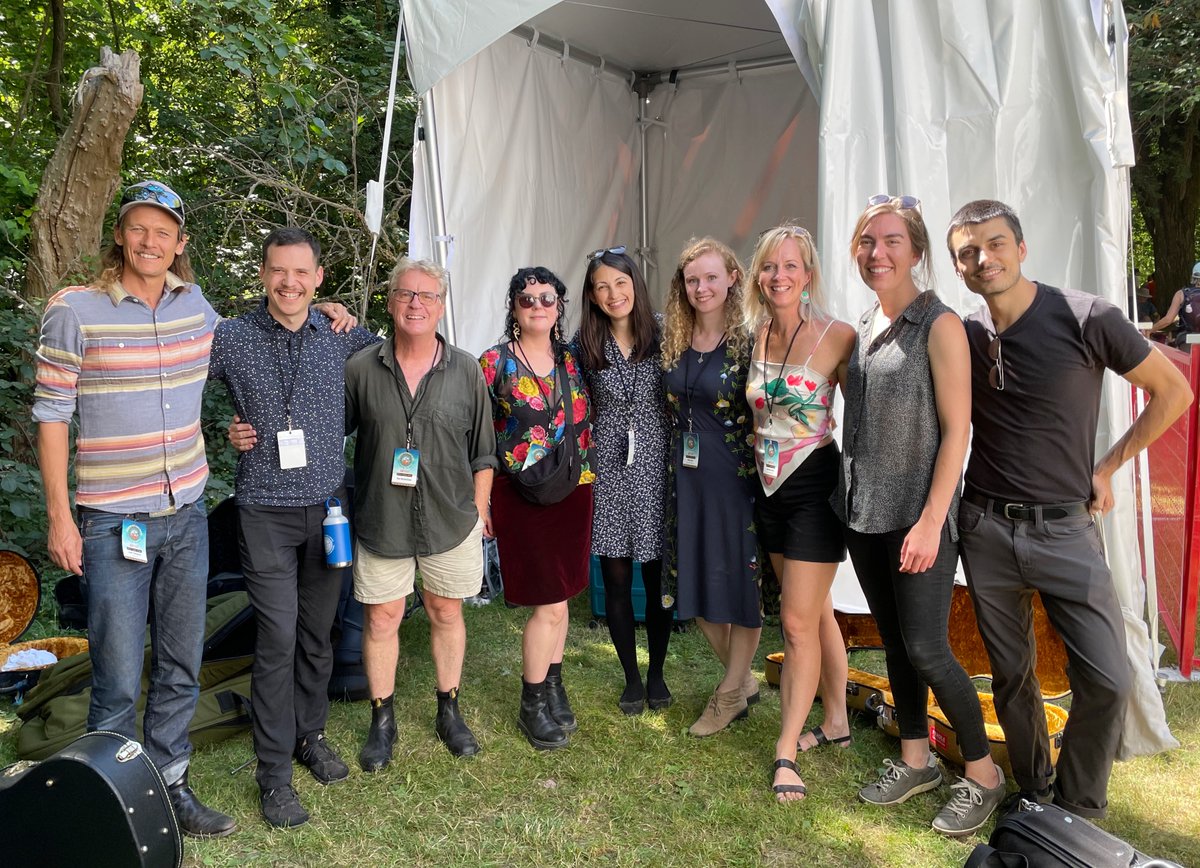 So much fun sharing the @VanFolkFest workshop stage with these fabulous musicians! 🎶 @mayadevitry trio (Nashville, TN), @DonMcGlashan & Anita Clark (New Zealand), Banda Forro do Cana with Serena Eades (BC), and Everest Witman (Montréal)