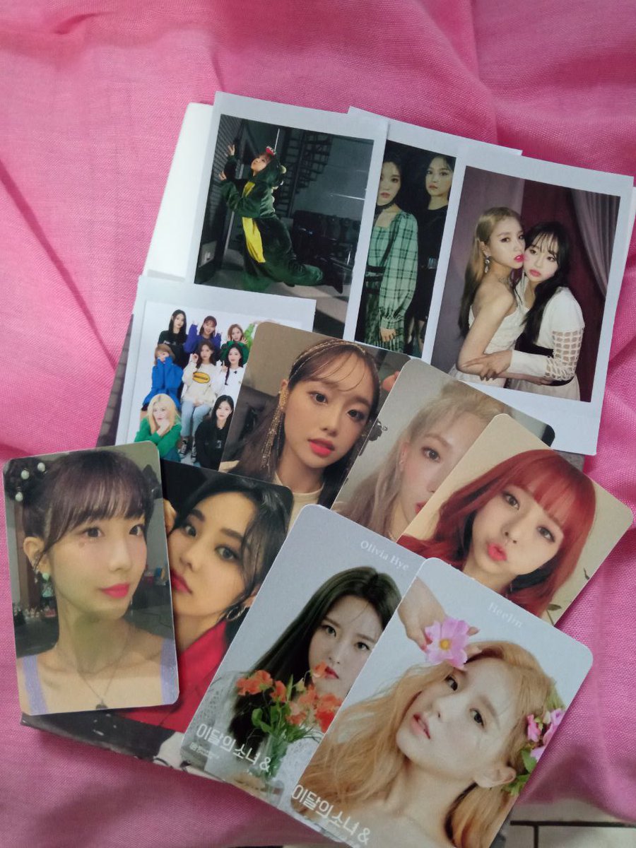 Feedback positivo para @skzglitch, que me vendeu esse álbum fofo demais da Yeojin :3 Obrigada por me ajudar com a minha coleção é por ser tão atenciosa e responder a todas as minhas perguntas kkk
Veio com brindes muito fofos que eu fiquei apaixonada *-*