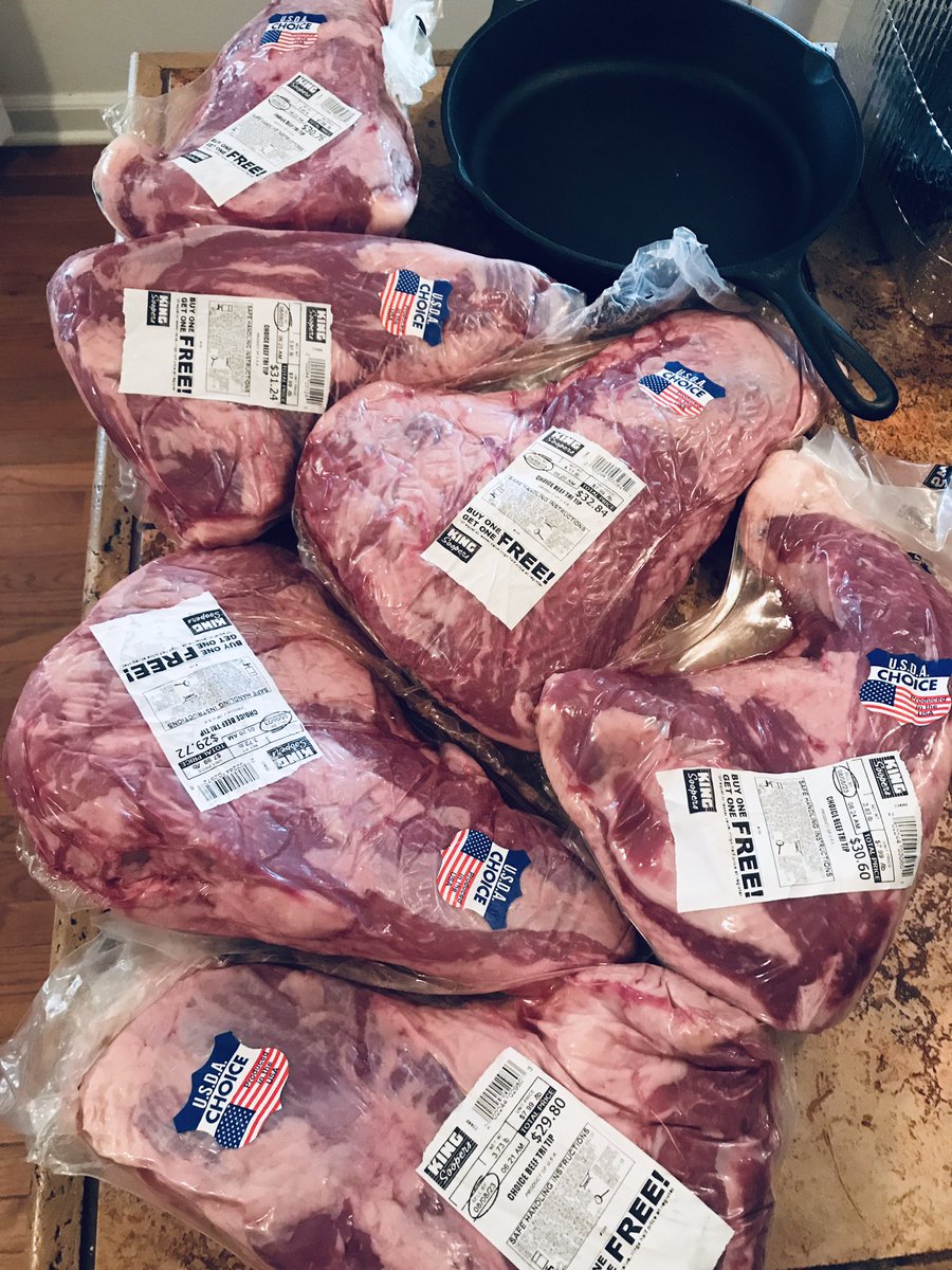 GreenLight2504's tweet photo. Look what I found on sale !  Tri-Tip for the just under $4 a pound. https://t.co/xDSNfrqsPt