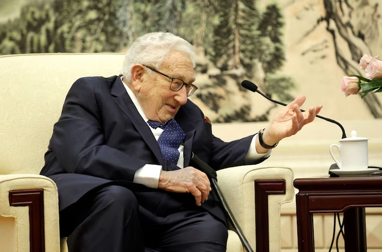 onlynewstime7's tweet photo. Henry Kissinger makes surprise visit to China, meets top diplomat
For more details click on this 👇🏻
https://t.co/7zR7E1H3kW #ManipurViolence #NoLimite #BarbieMovie #VCS #ClimateScam #XAUUSD #ZamYagmuru #LoveIsland #Krim #JungKookOnElvis #HonkaiStarRail https://t.co/zzjNCUz3uF