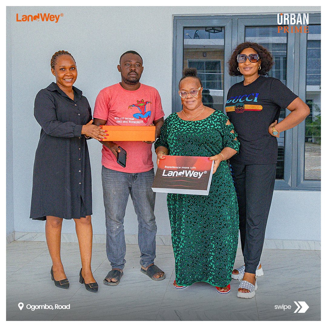 LandWeyNG's tweet photo. Home is where the heart is, and we're thrilled to hand over the key to yours!
Congratulations to our latest Urban Primers, and cheers to new beginnings and countless unforgettable moments in your new home. π¨βπ©βπ§βπ¦π β¨
#LandWey #UrbanPrime #HandoverDay #BuildingExcellentHomes #RealEstate