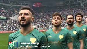 #Bursaspor hakkında çıkan yalan haberlere sevinen iki kulüp var : Biri Fenerbahçe diğeri Amedspor. Onlar kolpadan sevine dursun Bursaspor dosta düşmana karşı İstiklal marşımızı okumaya devam edecek.