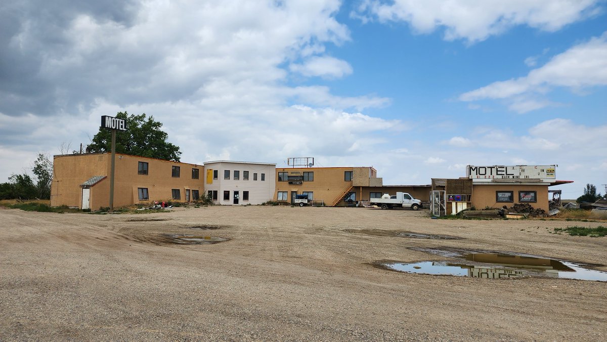 Kyle Brittain on Twitter "There she is again...the Prairie Pride motel in all her glory 🥰"