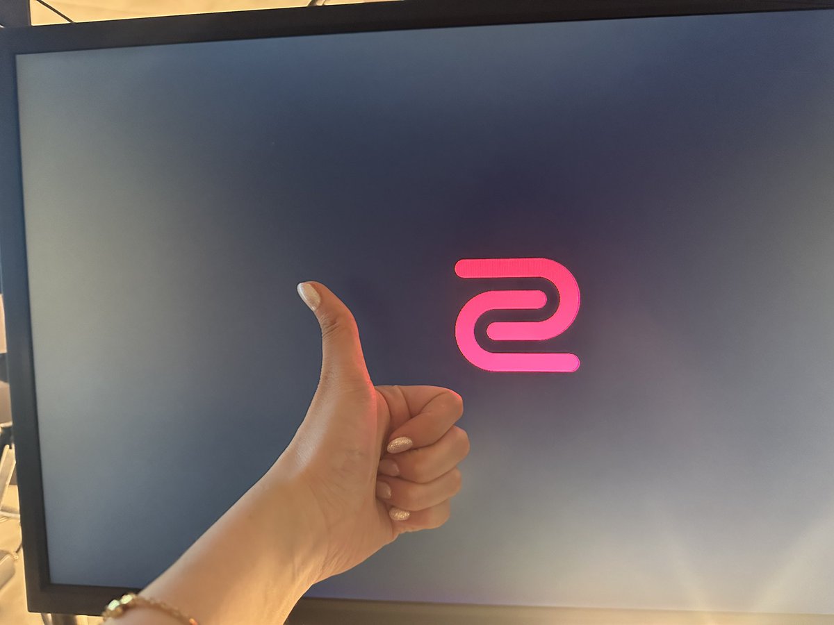 starsmitten_'s tweet photo. I've been using the new #360Hz #XL2566K monitor by @ZOWIEbyBenQUSA and it's CRAAZY how the vibrant colors and smooth visuals help with my tracking. Use my link to get it for yourself and unlock a whole new level of gaming! 🖥️

🔗https://t.co/kbtFa7E32T

#DyAc #FastTN #ad https://t.co/dXgqTr41vr
