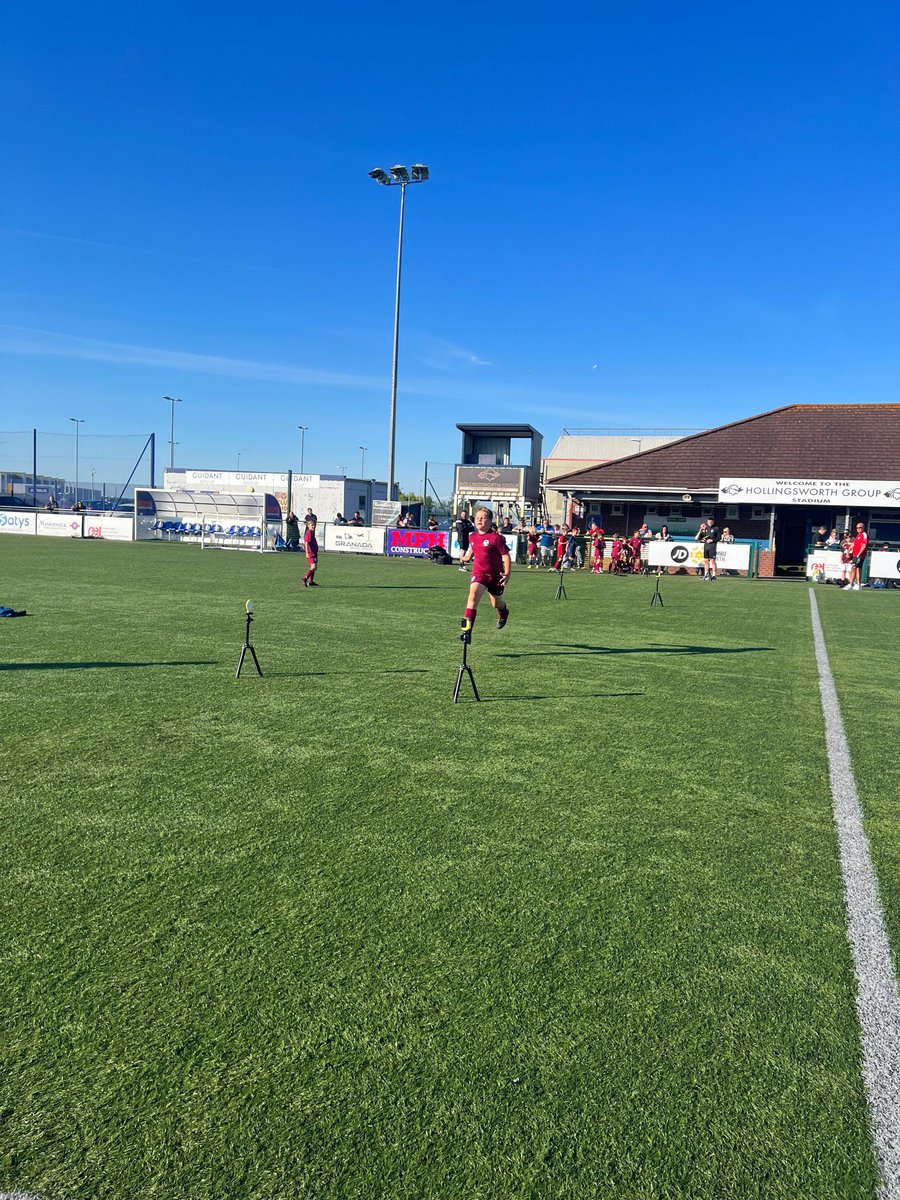 airbusacademy's tweet photo. Tonight was the turn of our 9s, 11s, 13s and 14s to take part in their 'Profiling Testing' with our medical staff 🏃 #flexibility #speed https://t.co/Zv3dT6jRtS