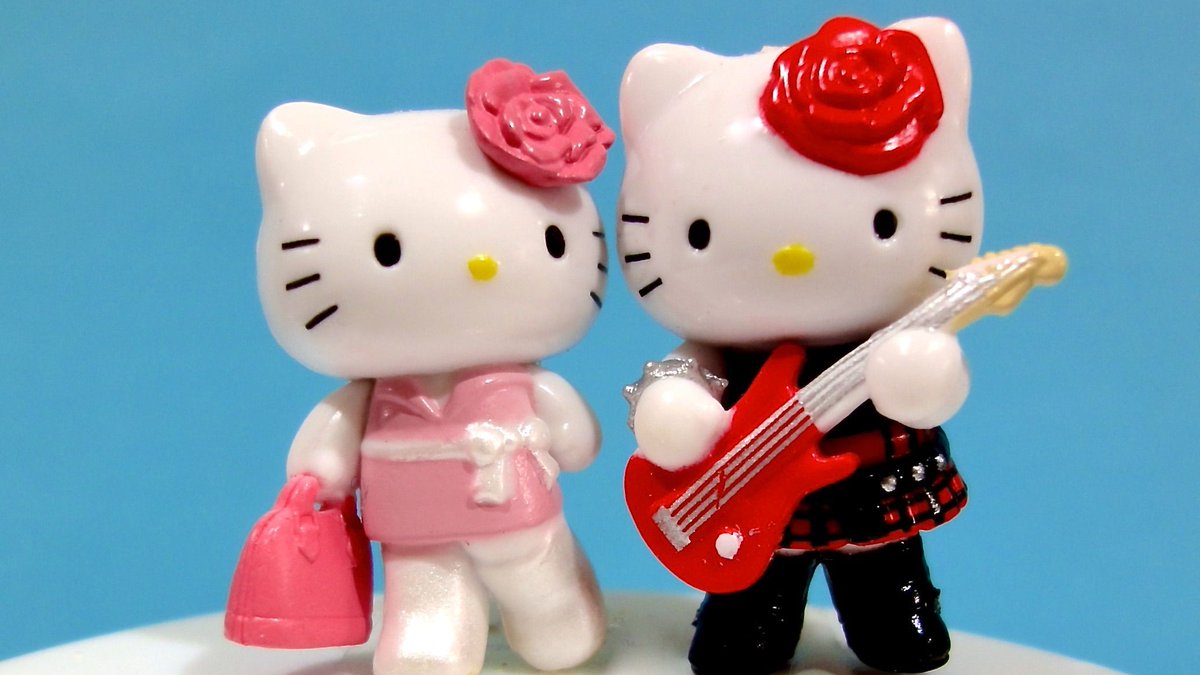 Hello Kitty x Nana