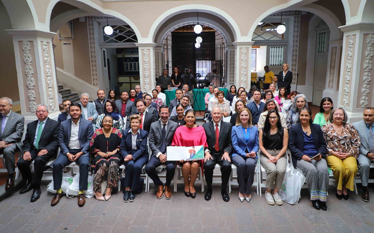 Bren_Alvarado's tweet photo. Asistí al informe de labores de Juan Manuel Rosas, presidente de la Junta de Asistencia Privada del Estado de México (@JAP_EdoMex ), organismo que se encarga de desarrollar, asesorar y coordinar a las Instituciones de Asistencia Privada en beneficio de las y los mexiquenses. https://t.co/3YZuNGiD4E