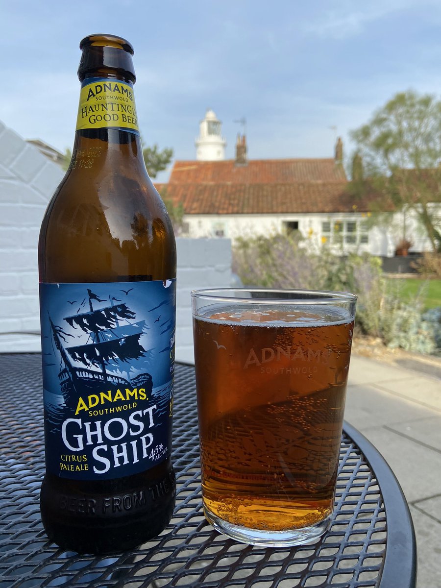 psaxton63's tweet photo. Enjoying an @Adnams #GhostShip in your own back yard. #StuffOfLegends #Southwold https://t.co/DY908J5D4v