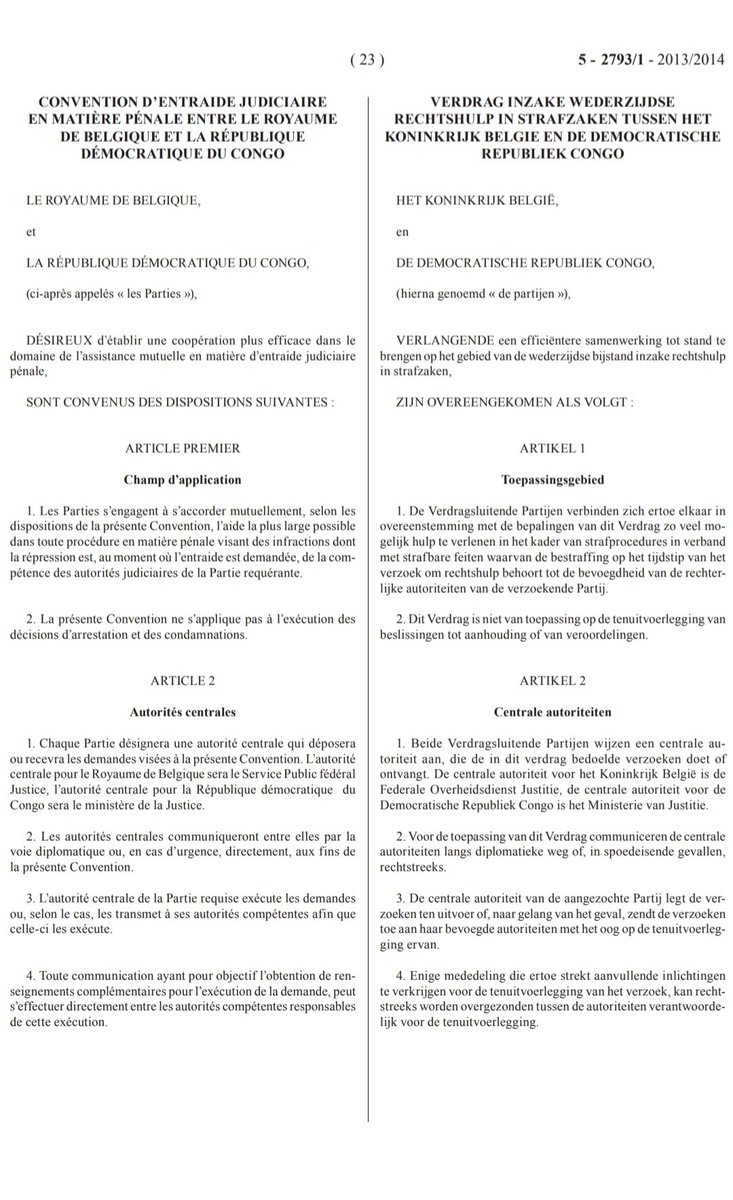 bola2016's tweet photo. La décision du PR @fatshi13 d'associer des experts belges à l'enquête sur l'assassinat de Chérubin Okende, est irréalisable, faute de cadre juridique législatif spécifique et approprié.

Il existe une Convention d'entraide judiciaire en matière pénale entre le Royaume de Belgique et la RDC, signée à Bruxelles le 29.04.2009, ratifiée par les deux États, notamment par la RDC par la Loi n° 22/005 du 3.05.2022 autorisant la ratification de ladite Convention.

Toutefois, le champ d'application de cette Convention se limite à l'exécution par un État et uniquement sur son territoire, d'une demande d'entraide relative à une affaire pénale qui lui a été adressée par l'autre État et qui a pour objet d'accomplir des actes d'enquête ou de communiquer des dossiers, des documents, voire des pièces à conviction (art 1 et 6 de la Convention).

Aucune disposition de cette Convention ne prévoit la mise en place des équipes communes d'enquête, composées d'enquêteurs ou experts issus des deux États et chargées de mener des enquêtes destinées à rassembler des éléments de preuve dans le but d'en faire usage dans les procédures de poursuites judiciaires engagées dans l'un des États parties.

La Convention de 2009 ne prévoit pas davantage l'échange d'experts ou d'enquêteurs entre les deux États parties.

Dans la législation interne de la Belgique, il existe la Loi du 9.12.2004 sur l'entraide judiciaire internationale en matière pénale et modifiant l'article 90ter du Code d'instruction criminelle.

Si donc par impossible, le Gouvernement belge envisage d'appliquer cette loi, il ne pourrait malheureusement pas décider de déléguer des experts belges en RDC pour s'associer aux enquêteurs congolais.

En effet, l'article 8 de la loi de 2004 précitée dispose que les équipes communes d'enquête constituées pour effectuer des enquêtes pénales sur le territoire de l'un des États parties "sont composées exclusivement de membres issus d'États parties à un instrument de droit international liant la Belgique et prévoyant la création de telles équipes".

Or, la Convention de 2009 liant la Belgique et la RDC ne prévoit nullement la création de telles équipes communes d'enquête.

Par ailleurs, il n'existe, en ma connaissance, aucun instrument international liant la Belgique et la RDC qui prévoit la création d'équipes communes d'enquête dans le cadre d'entraide judiciaire en matière pénale. Il n'existe pas davantage, à ma connaissance, un instrument de droit international liant les deux États prévoyant un échange ou un détachement d'experts en matière d'entraide judiciaire en matière pénale.

Si, malgré tout, le Gouvernement belge délègue des experts belges en RDC, leurs actes seraient entachés de vices de procédure, car ne reposant sur aucune base juridique.

En conclusion, la présence en RDC d'enquêteurs ou experts belges devant intervenir dans l'enquête sur l'assassinat du député Chérubin Okende, semble être plus un poisson d'avril en plein mois de juillet, qu'une décision réfléchie dans le chef du Président Tshisekedi et du GVT congolais.

Frédéric BOLA