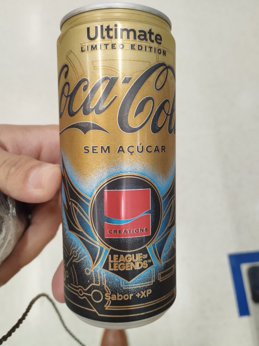Fizeram uma coca cola sabor troll, tem tbm a sabor "comi sua mãe", AFK e bronze feeder ...
