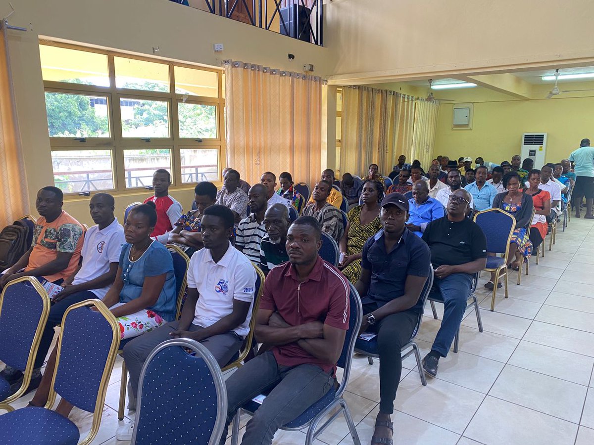 LambussieK's tweet photo. This week, district officers and other schedule officers met at the directorate to identify schools that have challenges following our monitoring visit last week. This is to help the DEO to provide tailored support to these schools for improved learning outcomes. https://t.co/yjJOf9Vxj3