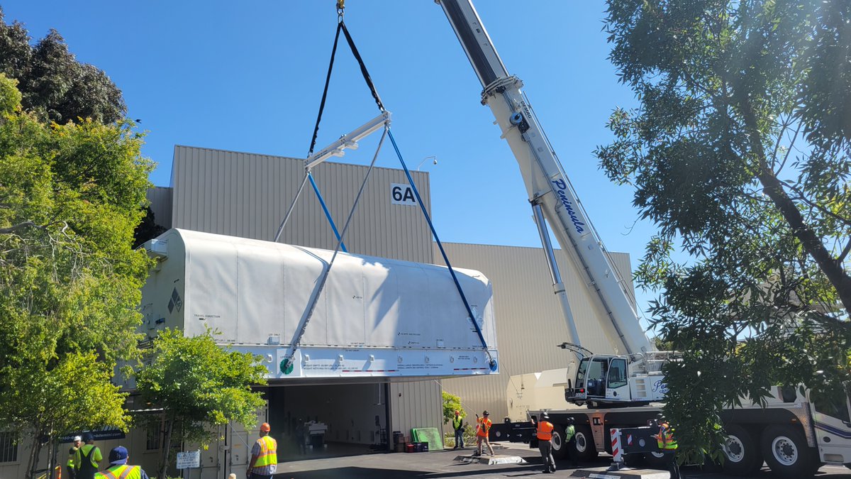HughesConnects's tweet photo. Ever wondered what it takes to transport a 9 ton satellite from the West Coast to the Space Coast?  

Read our latest blog post documenting JUPITER 3’s journey across the country from the manufacturing facility to the launch site ✈

https://t.co/WpUOgA5AbR

@Maxar 

#JUPITER3 https://t.co/L4F9EFjk1h