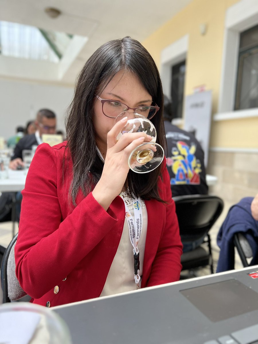 Nos dimos vuelta x cata d inicio d Copa Cervecera Mitad del Mundo <a href="/AsoCervEc/">Asocerv</a> 
Q bacán ver los jurados y entender cómo calificas los estilos q toca
Ayer se cataron cerca de 250 cervezas d las 600 q se inscribieron! 
#beertime 
#consumelocal 
#carftbeer 
#artesanal