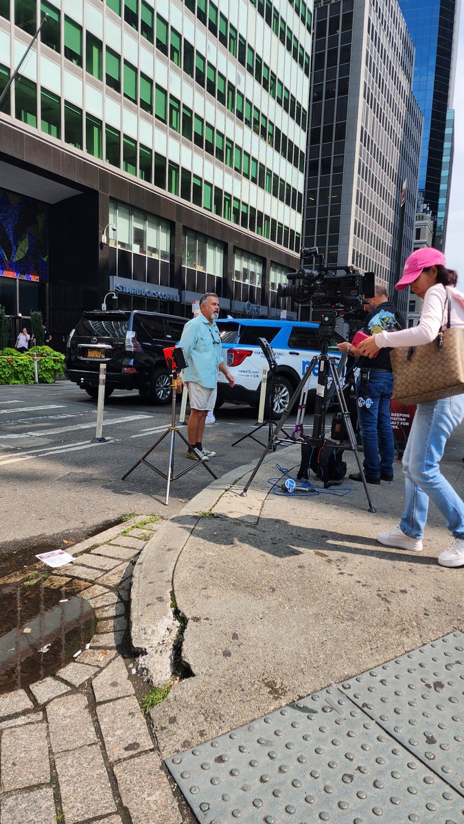 EqualAccessNy2's tweet photo. All this #media attention for these guys interviews cars sticking out improperly in the street just to get there story when me & my #comrades was talking about almost the same exact thing this morning & got no attention #EqualAccess #disabilityissuesmatter #ourfight is #yourfight https://t.co/JjIM4KGXBg