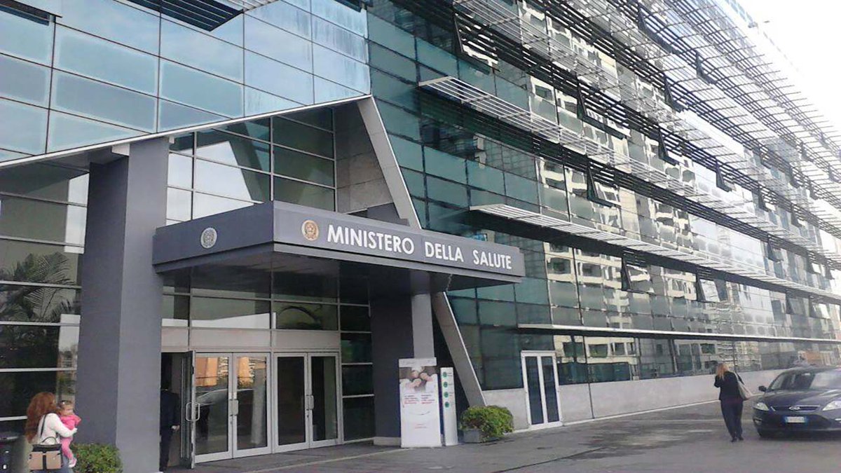 simfer's tweet photo. 📣 Grande notizia! 🤩

La Simfer chiamata al Tavolo Tecnico 🤓 per lo studio delle criticità DM 70/2015 e DM 77/2022. 🏥

✅ Ecco il decreto @MinisteroSalute 📜 https://t.co/GbRY7CXSdg https://t.co/c4sCqWHcLN