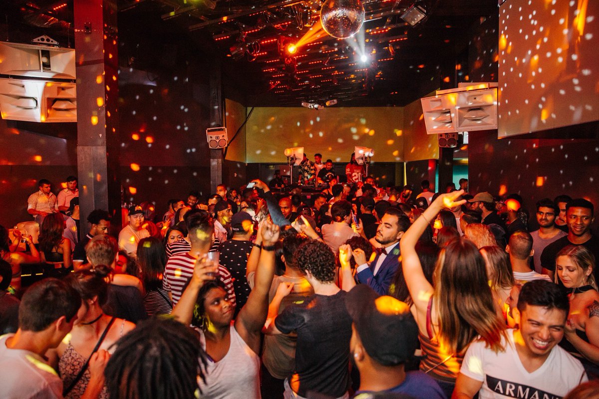#SEATTLE I’m coming home on Friday 🎉🍊 it’s time for another dose of <a href="/citrusroom/">Citrus Room</a> with the fam <a href="/angelololo/">Lo</a> <a href="/jonpcorpuz/">H A N</a> <a href="/GDotCarter_2/">gianni</a> <a href="/rizkillla/">riz</a>