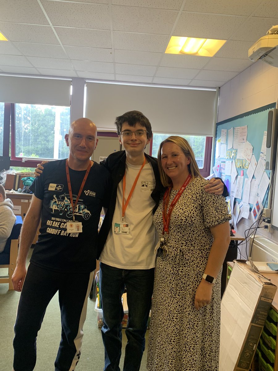 MrsHowells tweet media