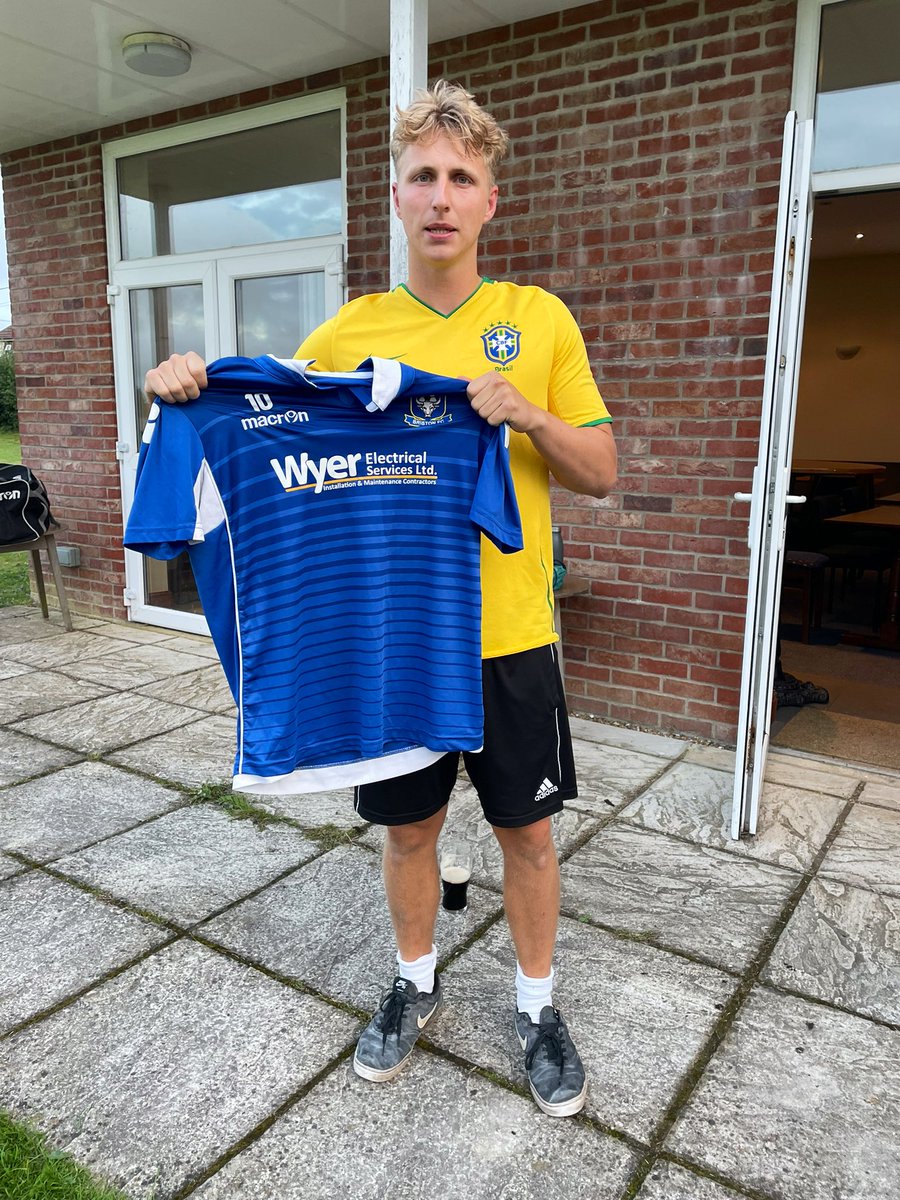 BristonFC's tweet photo. ℕ𝔼𝕎 𝕊𝕀𝔾ℕ𝕀��𝔾 | ✍🏼

Delighted to welcome @MrAlfieClarke back to the club who signs on for the 23/24 season!

#UTB 🐂 https://t.co/ZygKH0gPX3