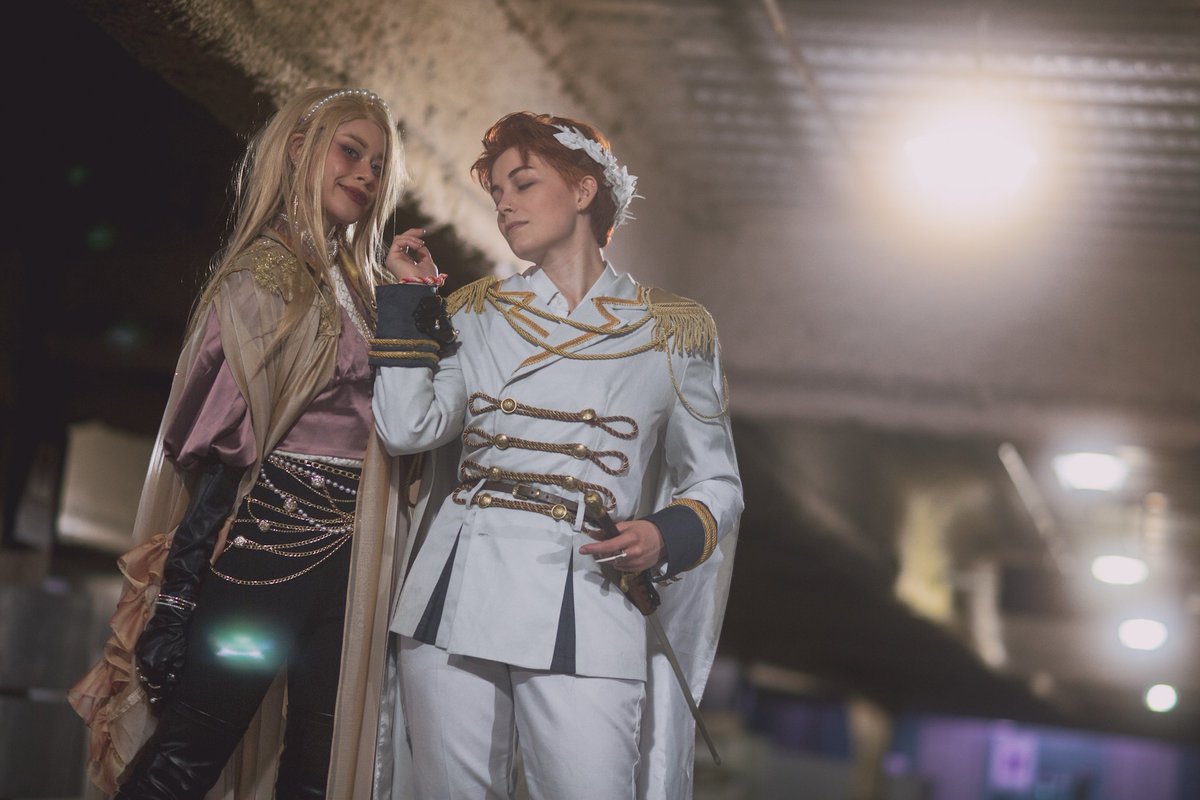 B̶e̶s̶t̶i̶e̶s̶ worsties !!! 🔥😩💅
.
Hanging out in the parking garage at Sakuracon for like 4 hours was a such a blast we had a little locked tomb party in the dark where we belong 
.
📷 <a href="/heykrashly/">INACTIVE (moved appys) // Mr. Nectarine // Aspen</a> 
#kiriona #ianthe #thelockedtomb #GideonTheNinth #NonatheNinth