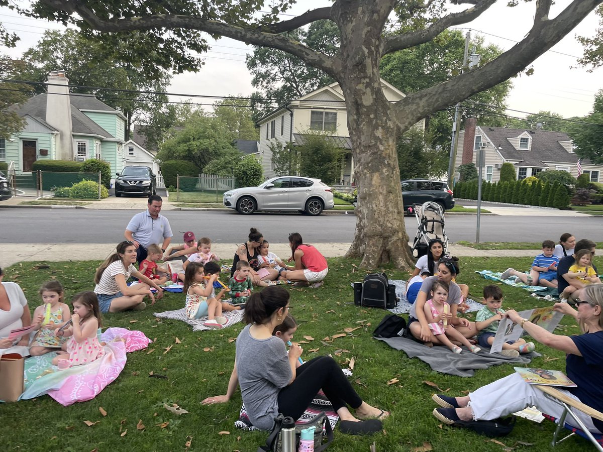 RVCSchools's tweet photo. Were you able to join us for Covert's Reading On The Lawn? Each elementary school is hosting a reading night on their lawn 📚📸 @Colemoriarty #GameOnRVC #LikeACyclone
Watson: June 28 (Rescheduled for Sept 6th)
Covert: July 12
Hewitt: Aug 2
Wilson: Aug 16
Riverside: Aug 30 https://t.co/2T8NyvF9FY