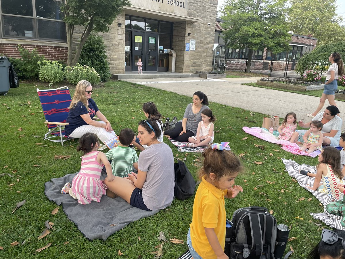 RVCSchools's tweet photo. Were you able to join us for Covert's Reading On The Lawn? Each elementary school is hosting a reading night on their lawn 📚📸 @Colemoriarty #GameOnRVC #LikeACyclone
Watson: June 28 (Rescheduled for Sept 6th)
Covert: July 12
Hewitt: Aug 2
Wilson: Aug 16
Riverside: Aug 30 https://t.co/2T8NyvF9FY