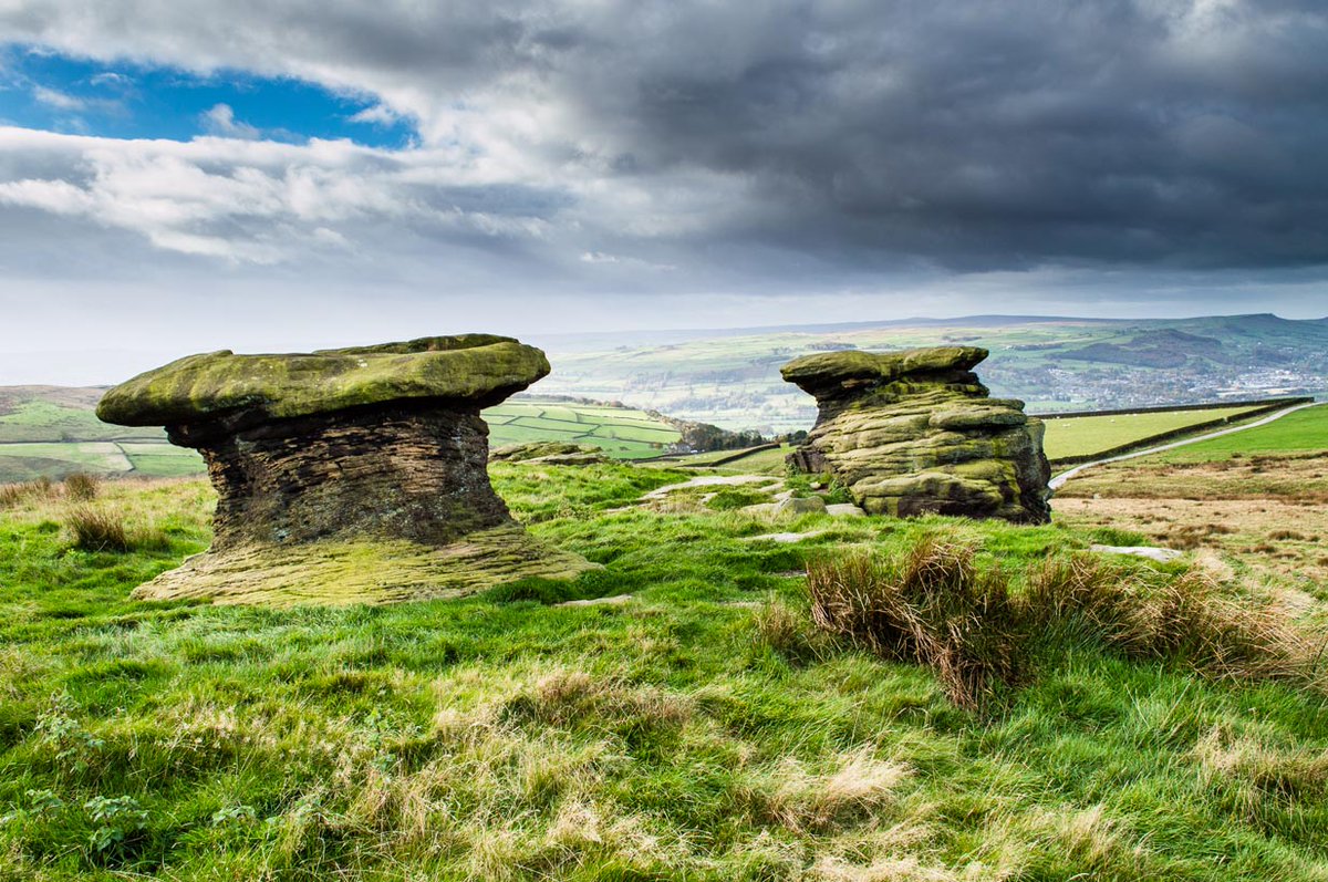 banger_uk's tweet photo. The Doubler Stones on Addingham Moor, home to some of my mother's ancestors.
#Yorkshire #Godzonecountry #BlastedHeath https://t.co/tUKnotAOG7