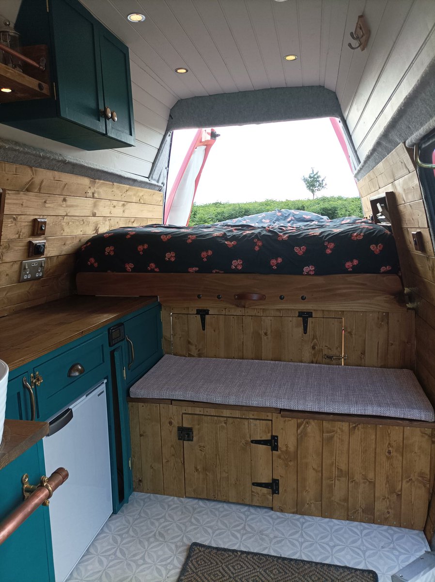 Pinkvanfam tweet media