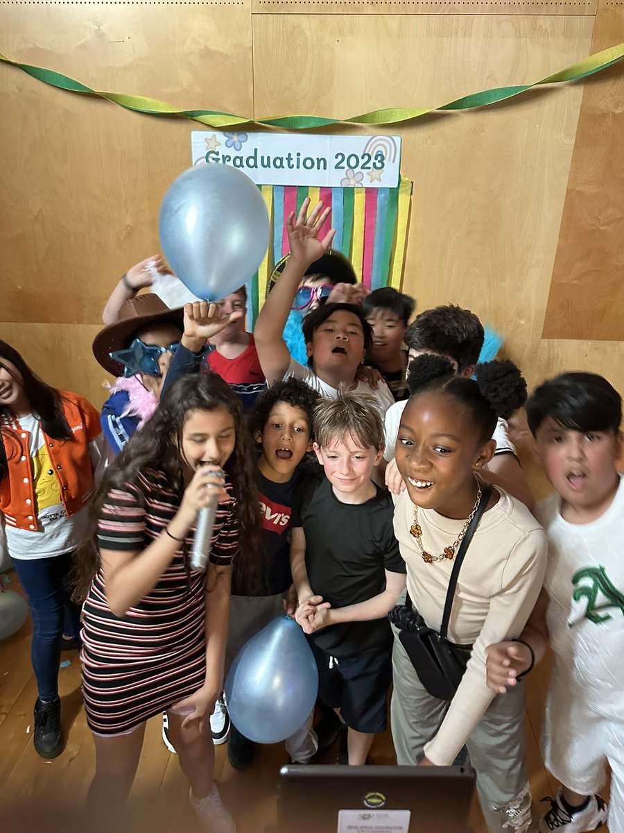 6T partied the night away at their #yearsixdisco the hits of the evening were the balloons 🎈 and Photo Booth 📸 area. Thanks to everyone who helped make the Year 6 disco extra special 💃🏾🕺🏽this evening. #makingmemoriescount