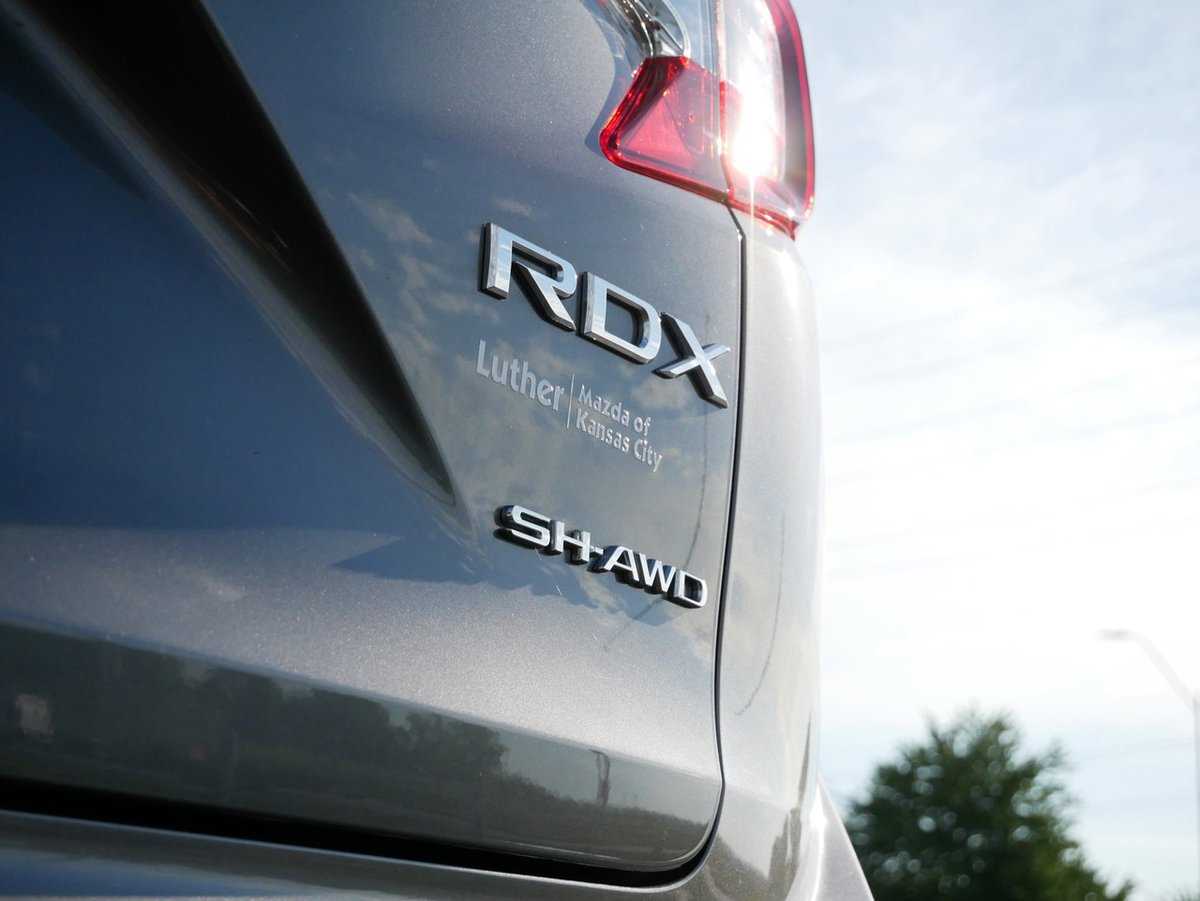 LutherMazdaKC's tweet photo. Hit the town in style in this 2023 RDX! 😎 This car has only had one previous owner and features AWD, premium audio, and much more! Details 👇 
https://t.co/waLlpBmCu8 https://t.co/EWl2mq0rHG