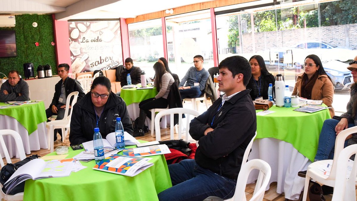 VEP_Paraguay's tweet photo. Además, profundizaron sobre:

📚 La Metodología para la formulación del #PDSM

🔎 Las Etapas y productos claves para elaboración del #PDSM https://t.co/7YLtAvaX1S