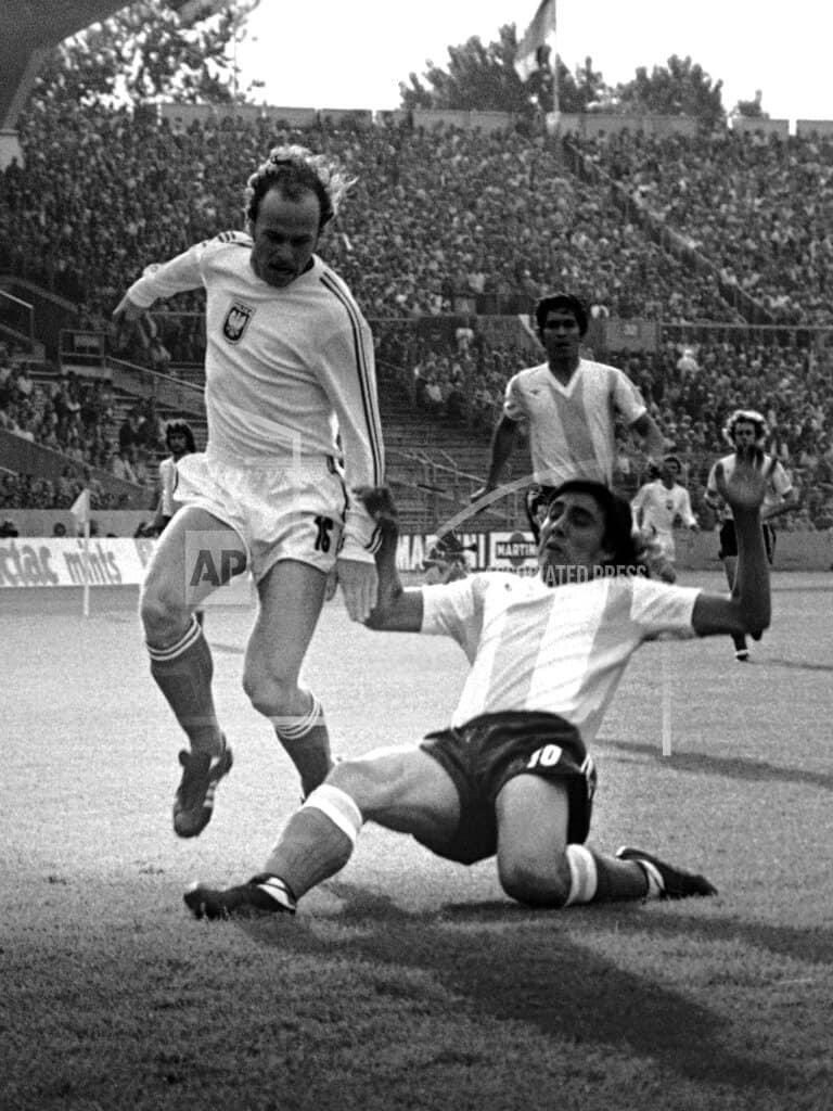 OldFootball11's tweet photo. #Poland v #Argelia 
#WC1974 https://t.co/7NMhtfuzB3