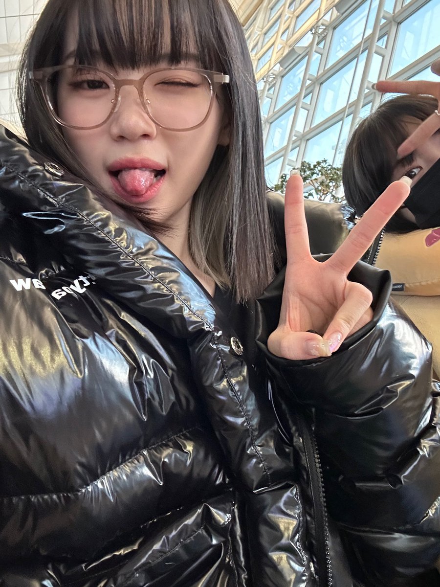 sserapics's tweet photo. No but chaewon is so gf coded https://t.co/Stup1GPRcb