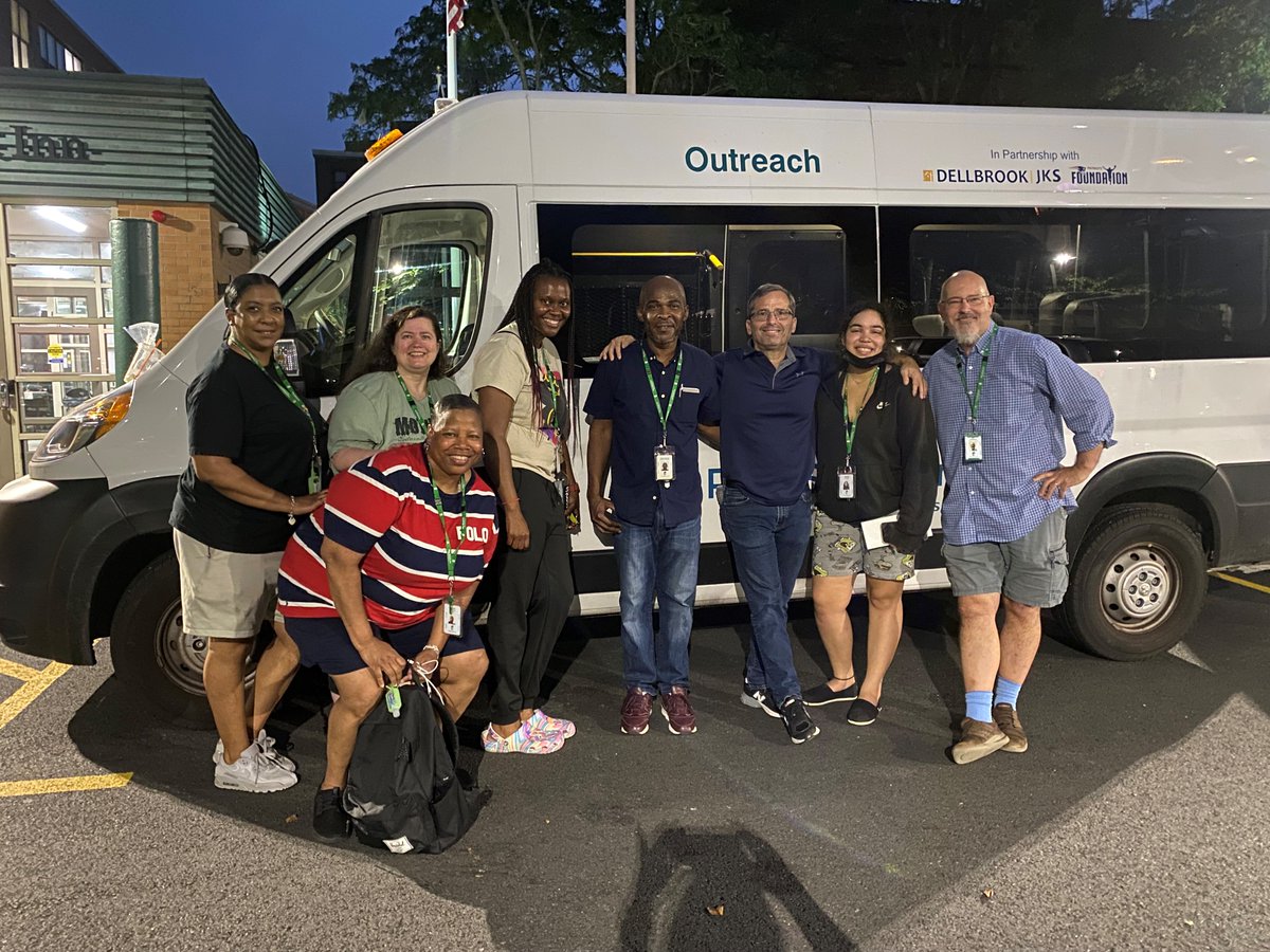 Our thanks to @JoshKraftBoston of @PatsFoundation for joining our outreach team in our new van, funded by the Foundation. Thank you for your ongoing support! Learn more: pinestreetinn.org/programs/emerg…