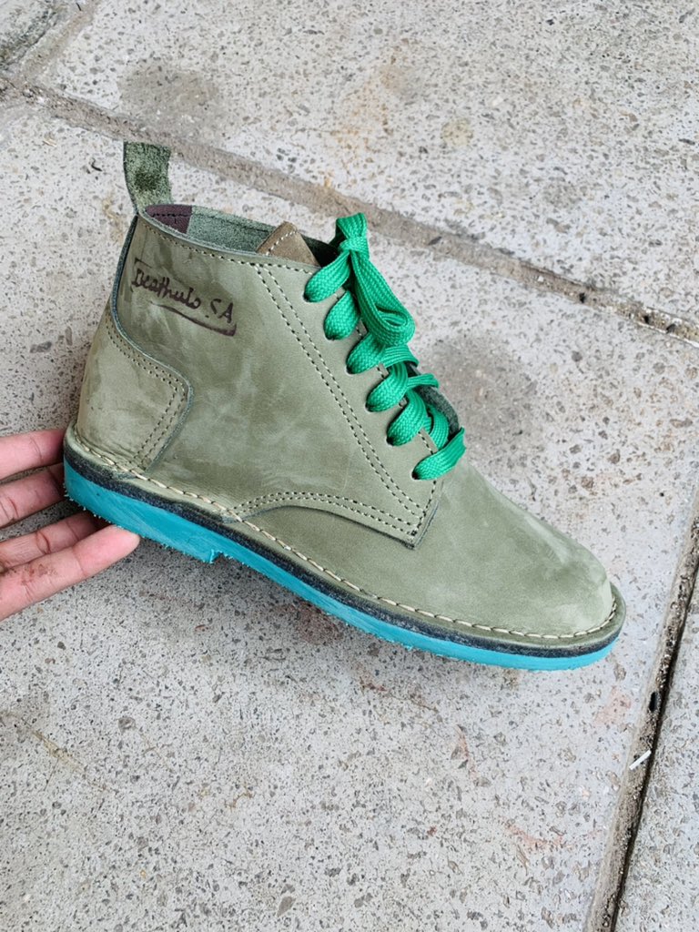 😍😍🙏🤞colour combination

Hi everyone! I make these beautiful Unisex shoes. 
A simple share/like can get me my next customer

📍Johannesburg (we deliver all over SA)
🏷Price: R700 (R800including delivery) 
📱 Whatsaap 076 491 1138     to place an order or DM me