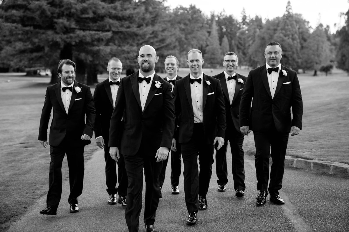 Jessica_A_Hill's tweet photo. Carter and his groomsmen had the "walk" dialed in their custom tuxes. Always love getting some stylish (read: badass) groomsmen moments! 

 #portlandweddingphotographer #weareengaged #justmarried #oregonbride #oregonbridemagazine #portlandbrideandgroom #weregettingmarried #tiethe https://t.co/2DJg0jhgMi