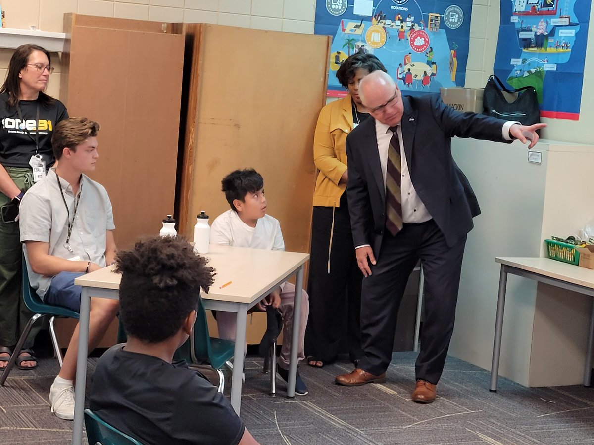 MnDeptEd's tweet photo. .@GovTimWalz taught a lesson on ecosystems for a  fourth grade science class today @eagleridge191 in Savage as part of his Statewide Workforce Tour. https://t.co/VIJkUT2CCX