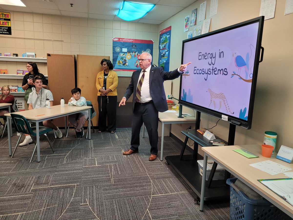 MnDeptEd's tweet photo. .@GovTimWalz taught a lesson on ecosystems for a  fourth grade science class today @eagleridge191 in Savage as part of his Statewide Workforce Tour. https://t.co/VIJkUT2CCX