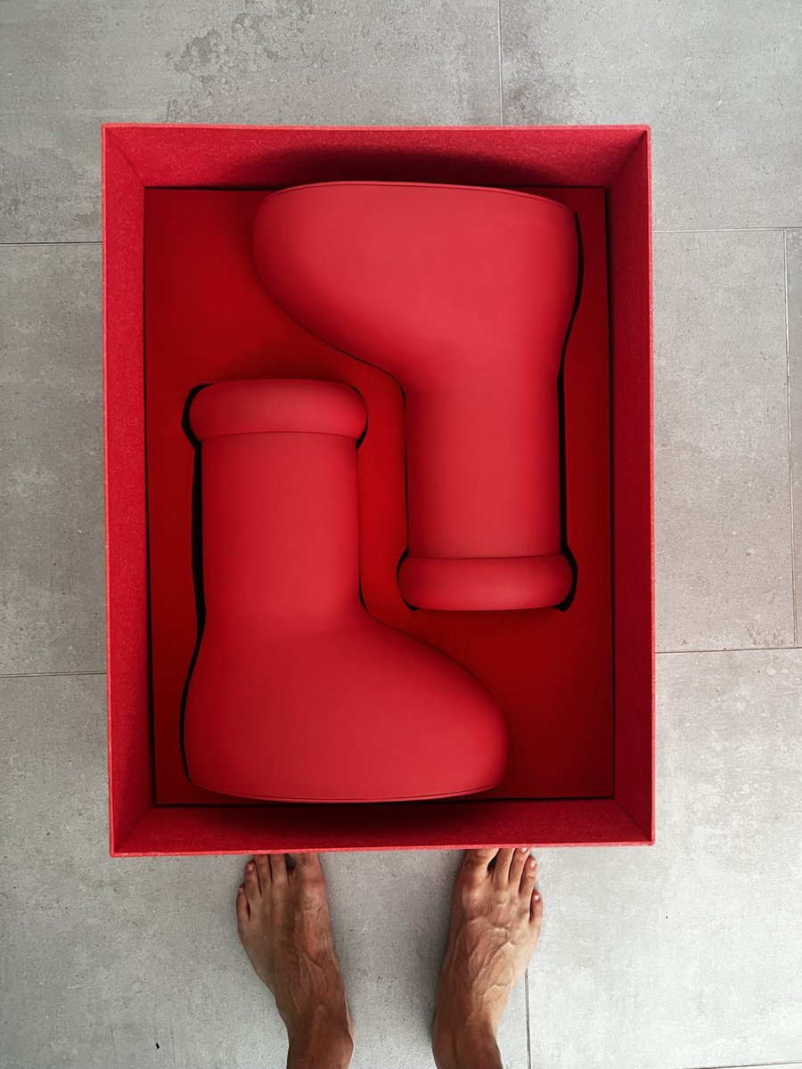 Justin Taylor tweet media