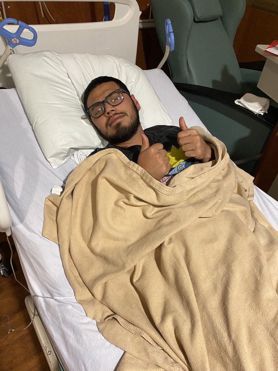 Oh_Em_Bee's tweet photo. My partner is currently in the middle of a lengthy hospital stay for a stem cell transplant from his cancer (Hodgkin’s Lymphoma) any help would be amazing since we lost our apt and jobs since his diagnosis 🙌🏽💜 https://t.co/f3XzXTeySV