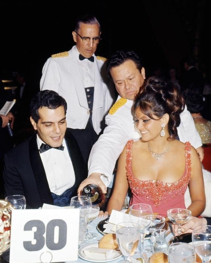 RT @jwhaifa: Claudia Cardinale / Omar Sharif At the Golden Globes 1966 https://t.co/ptPZxMmqbe