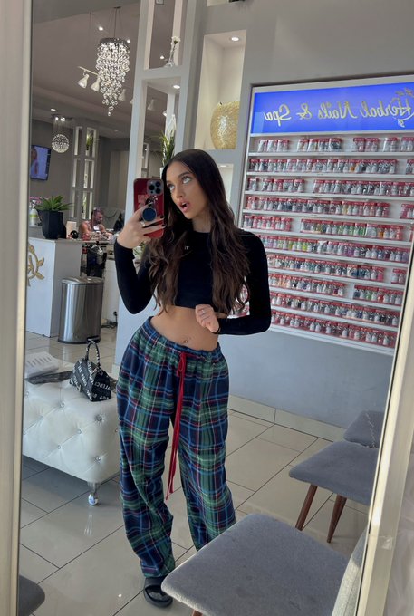 bleh https://t.co/NHCbG3JMsT<a href="/tag/nnn"class="tags"><span>#nnn</span></a>